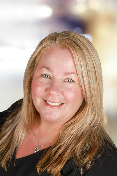 Portrait of Laura Lee, REALTOR®.